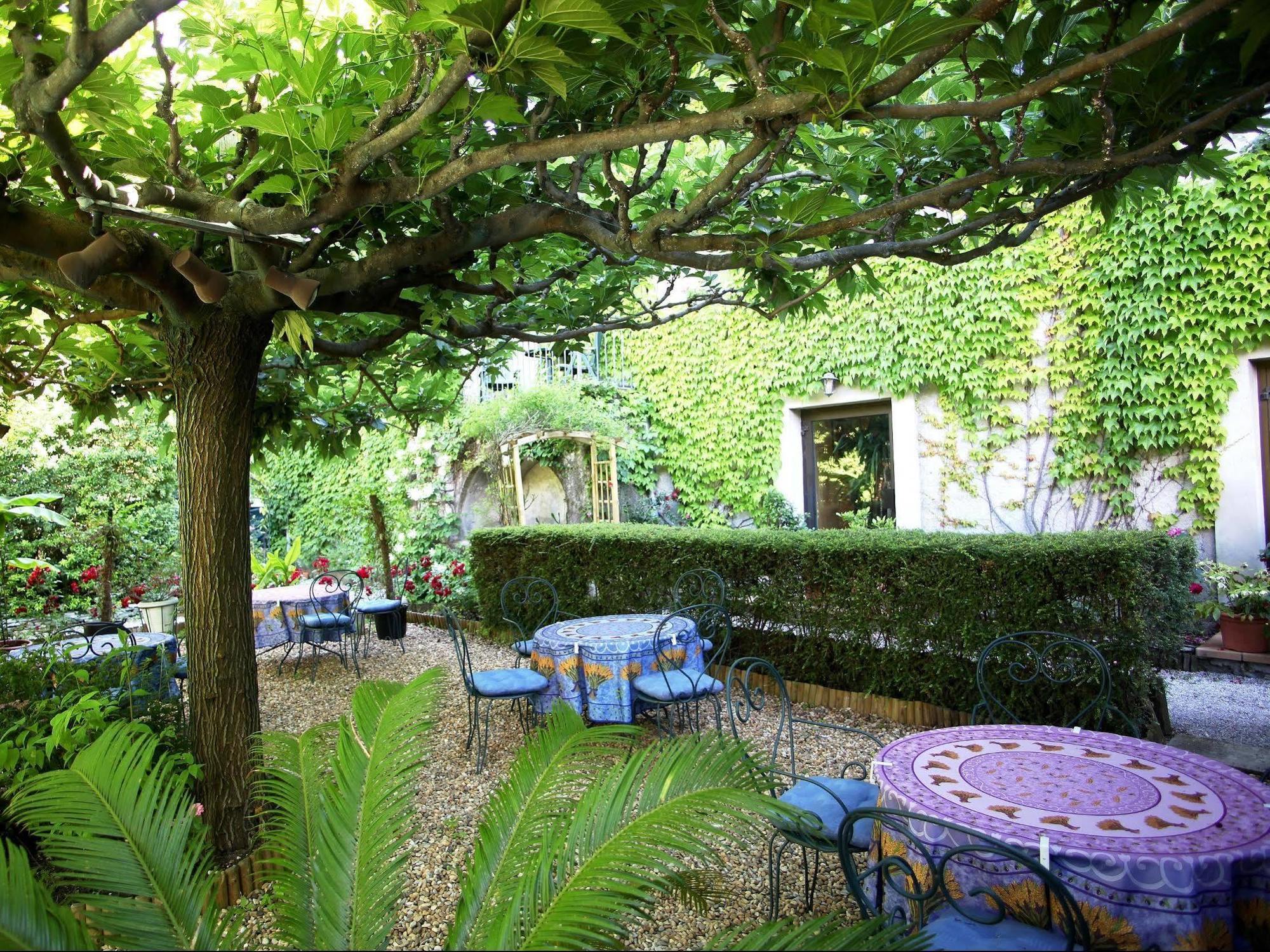 Logis Hotel Restaurant Les Norias Cazilhac  Exteriör bild
